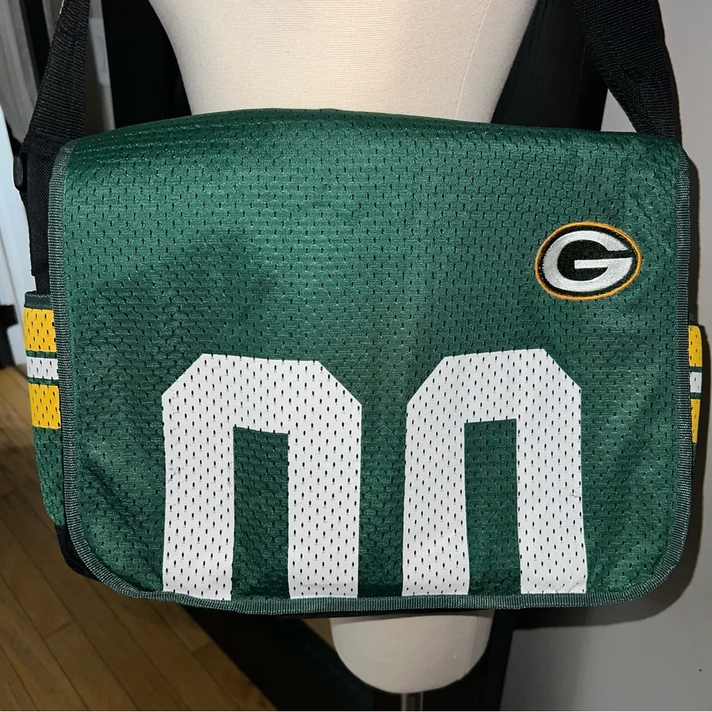 NWOT Green Bay Packers Shoulder Bag & NWT ID Coin Purse